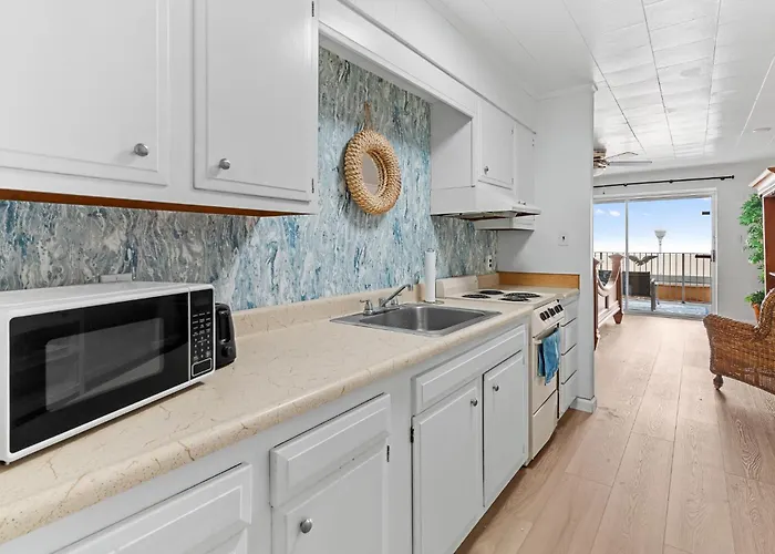 1 Bedroom On The Boardwalk By The Inlet Apartment *