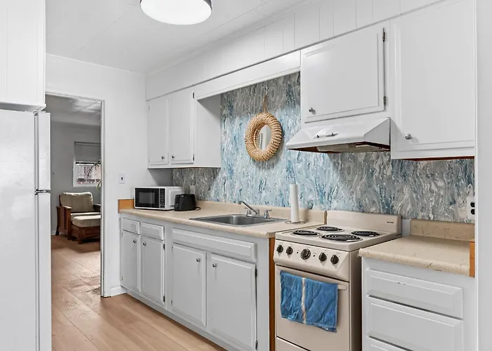 1 Bedroom On The Boardwalk By The Inlet