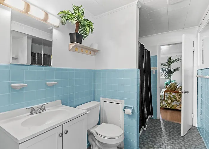 Apartment 1 Bedroom On The Boardwalk By The Inlet *