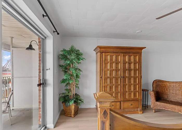 Apartment 1 Bedroom On The Boardwalk By The Inlet Ocean City