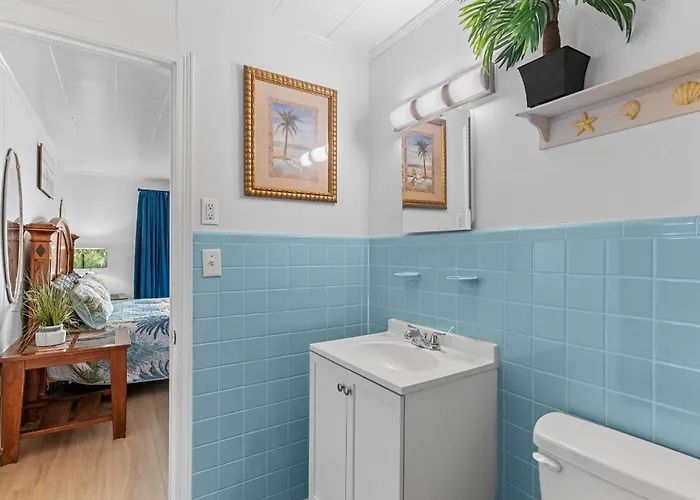 Apartment 1 Bedroom On The Boardwalk By The Inlet *
