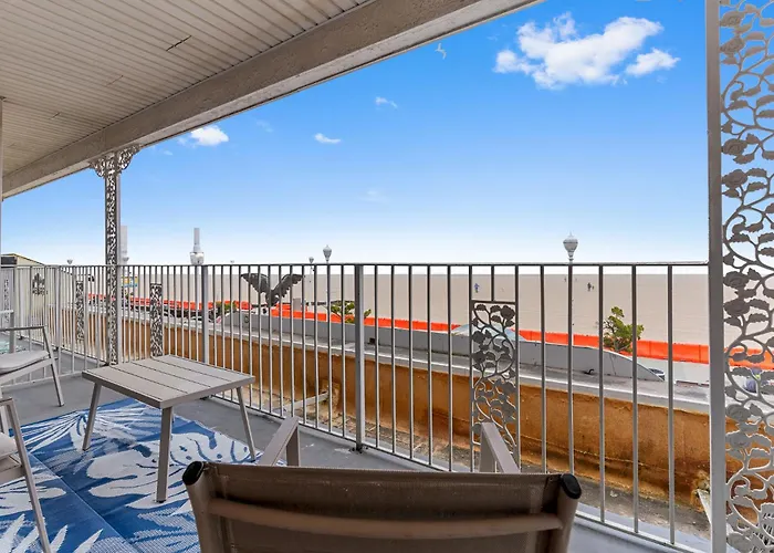 Apartment 1 Bedroom On The Boardwalk By The Inlet *