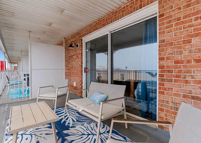 1 Bedroom On The Boardwalk By The Inlet *
