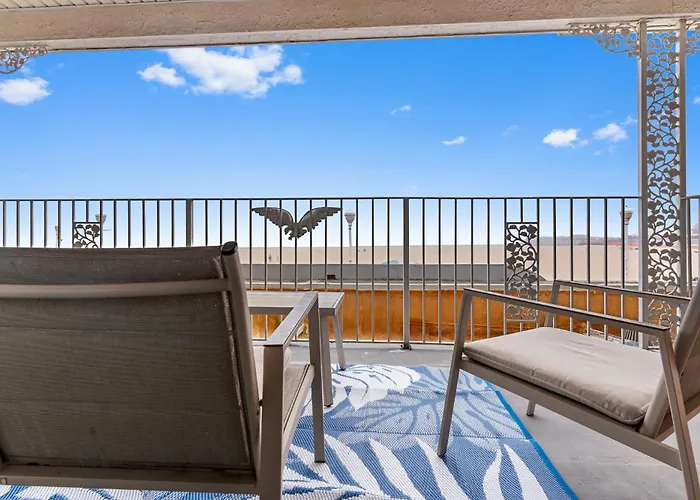 Apartment 1 Bedroom On The Boardwalk By The Inlet *