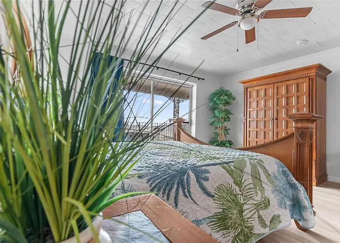 Apartment 1 Bedroom On The Boardwalk By The Inlet *